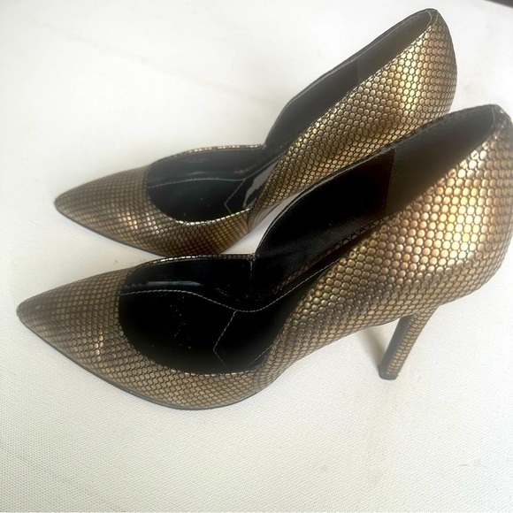 Charles David stiletto pump womens 8 gold snakeskin print - Picture 1 of 11